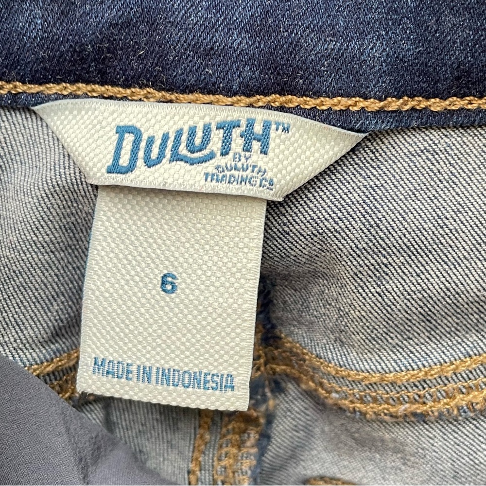 Duluth Trading Company Pull On Stretch Denim Shorts Like New Condition Size 6 - Picture 5 of 8